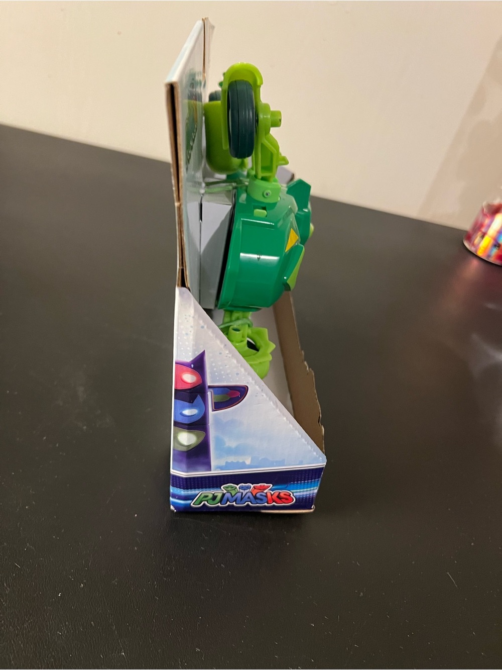 PJ Masks Deluxe Gekko Mobile with Action Figure New in Package Hasbro - Picture 3 of 6